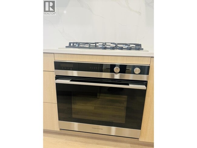 Building Photo - 375 Clayton St