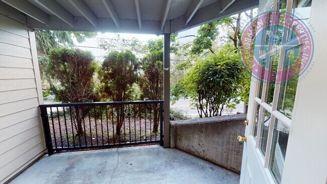 Building Photo - DEPOSIT FREE MOVE IN WITH OBLIGO! WATER,SE...