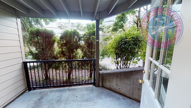 Building Photo - DEPOSIT FREE MOVE IN WITH RHINO! WATER,SEW...