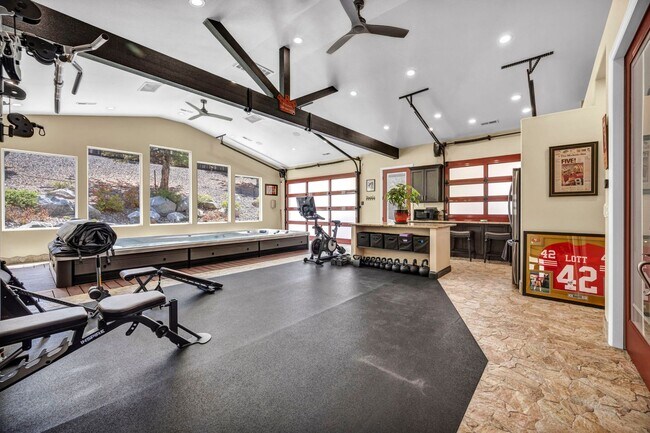 Foto del edificio - 6015 Stillmeadow Dr