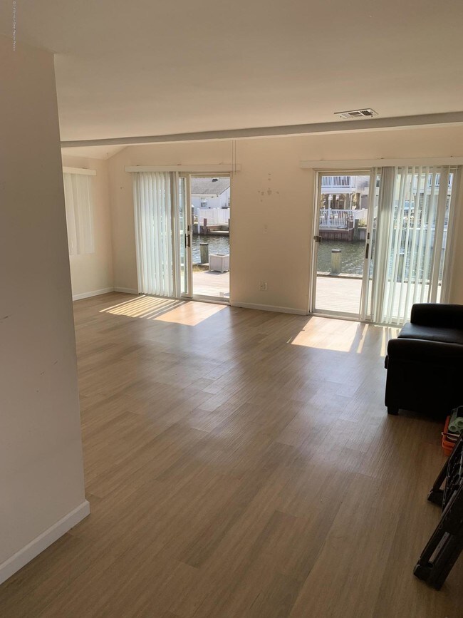 Foto del edificio - 226 Fernwood Dr
