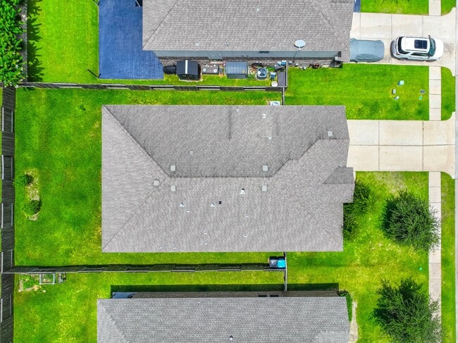 Building Photo - 138 Meadow Grove Dr