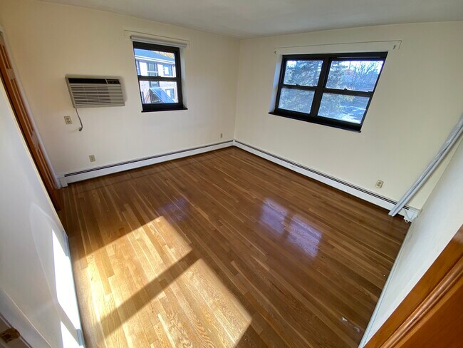 Building Photo - 266 Grove St
