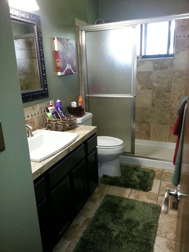 Foto del edificio - 2205 Albany Ct