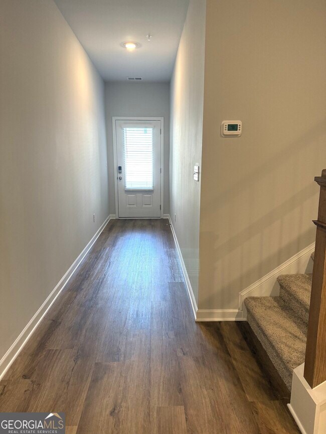 Foto del edificio - 401 Lanier Cir