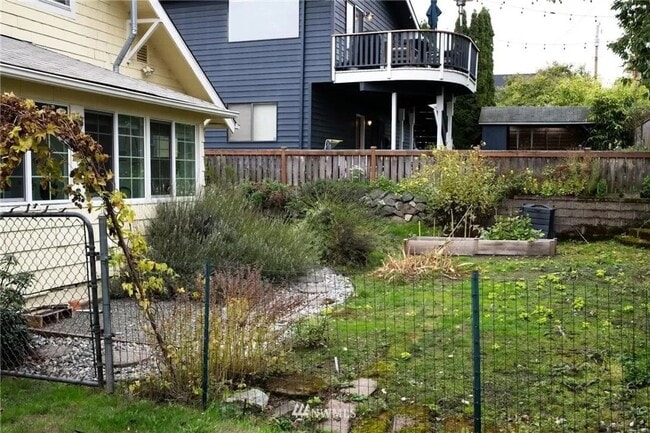 Foto del edificio - Lovely Craftsman Style Home Ballard !