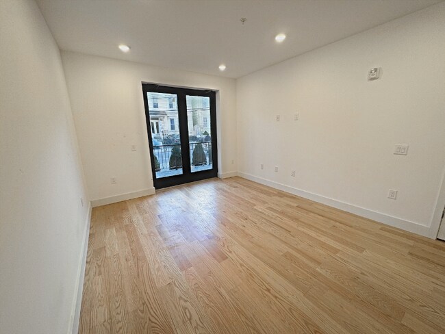 Foto del edificio - 56 Cottage St