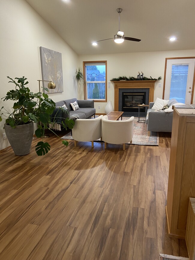 Foto del edificio - 318 NW 12th St