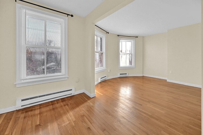 Building Photo - 668 Tremont St