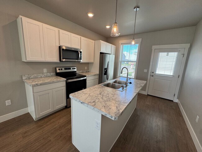 Foto del edificio - 6153 Elysian Rd