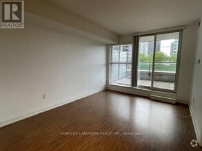 Building Photo - 33-333 Singer Ct