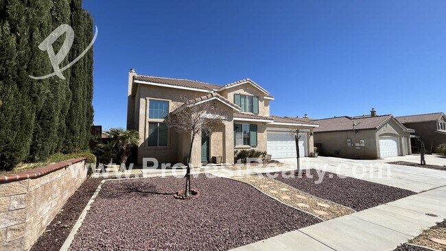 Building Photo - Huge 4 Bed 3.5 Bath in Hesperia!!!