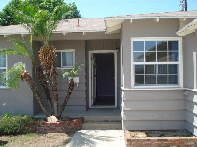 Foto del edificio - TORRANCE 3 BEDROOM 2 BATHROOM HOUSE FOR LEASE! AVAILABLE
