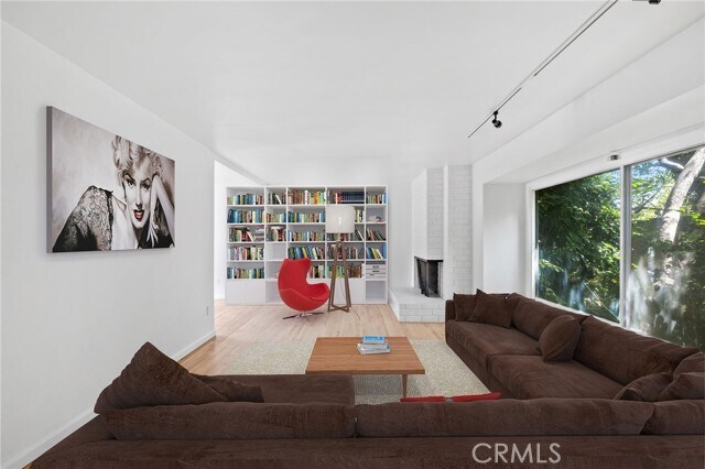 Foto del edificio - 11761 Sunset Blvd