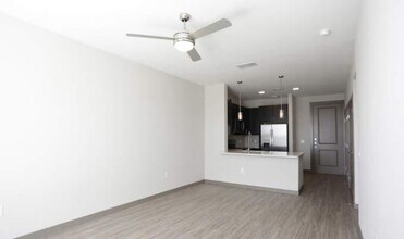 Building Photo - 1111 Durham Dr
