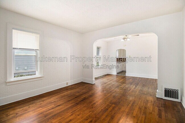 Foto del edificio - 539 Gayle Ave