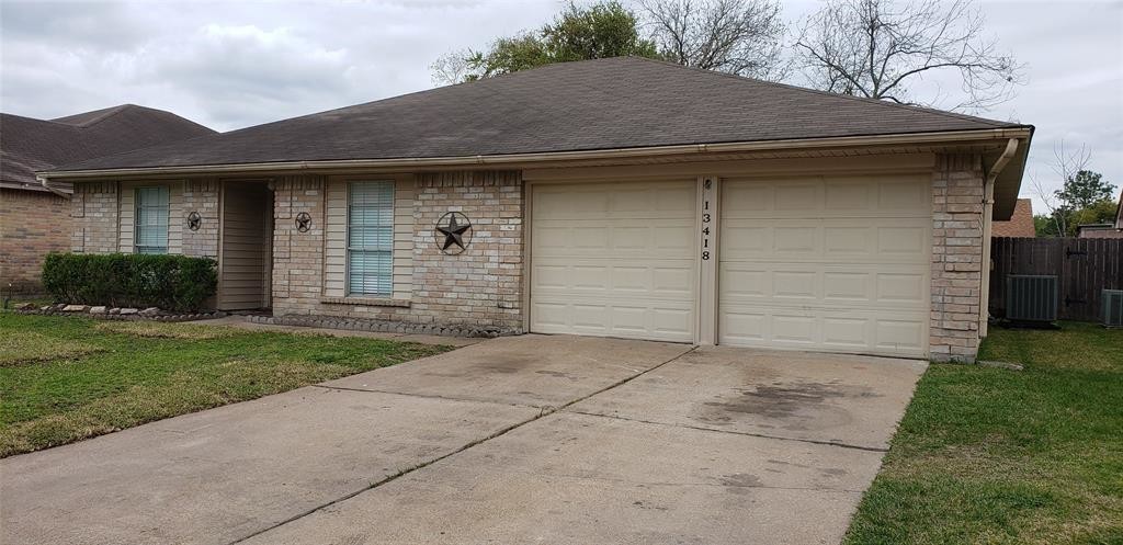 Primary Photo - 13418 Wimbledon Oaks Dr