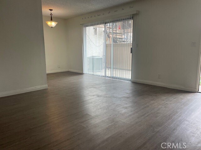 Building Photo - 1400 Countrywood Ave
