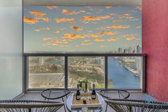 Foto del edificio - 2602 E Hallandale Beach Blvd
