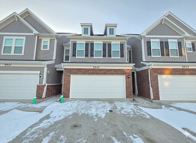 Foto del edificio - 5915 Hawkweed Dr