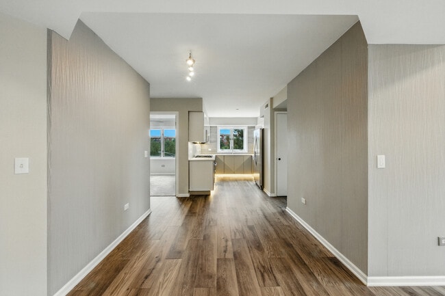 Building Photo - 6430 W Berteau Ave