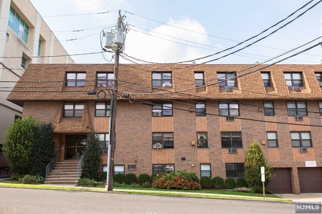 20 W Harriet Ave Unit 18, Palisades Park, NJ 07650 - Room For Rent In ...