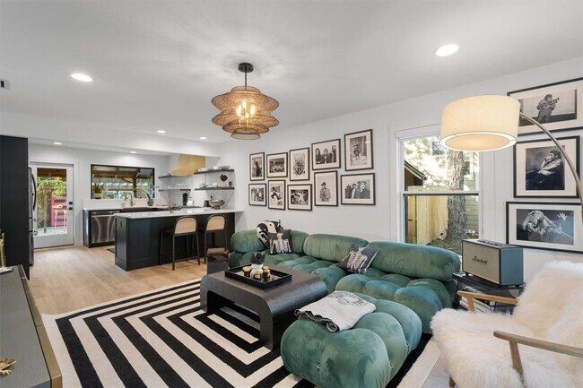 Foto del edificio - 5602 Joe Sayers Ave