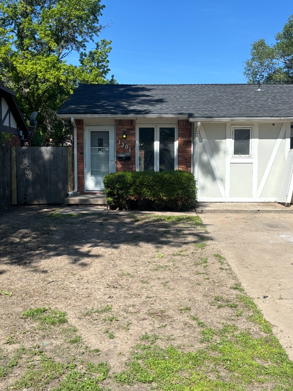 Primary Photo - 1301 Richmond St