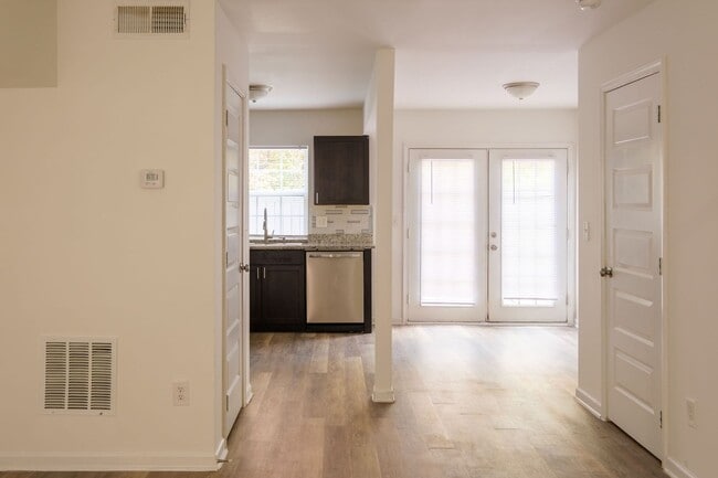 Interior Photo - Golden Gate Townhomes