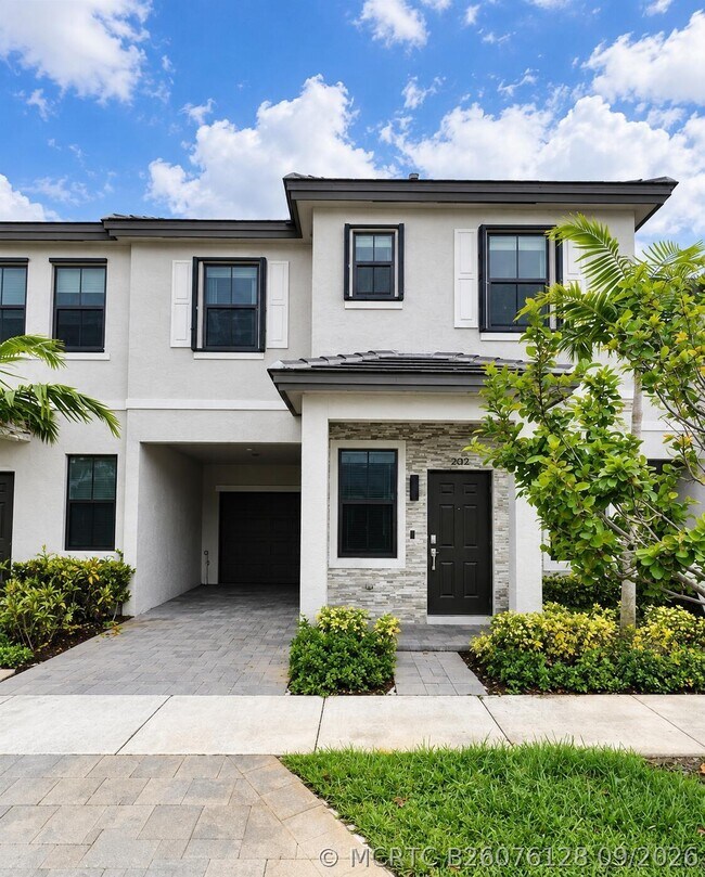 Foto del edificio - 520 SW 19th Wy