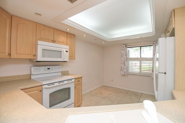 Foto del edificio - ** ANNUAL RENTAL***NORTH NAPLES ** 3/2 BAT...
