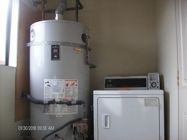 Foto del edificio - 1570 W 207th St