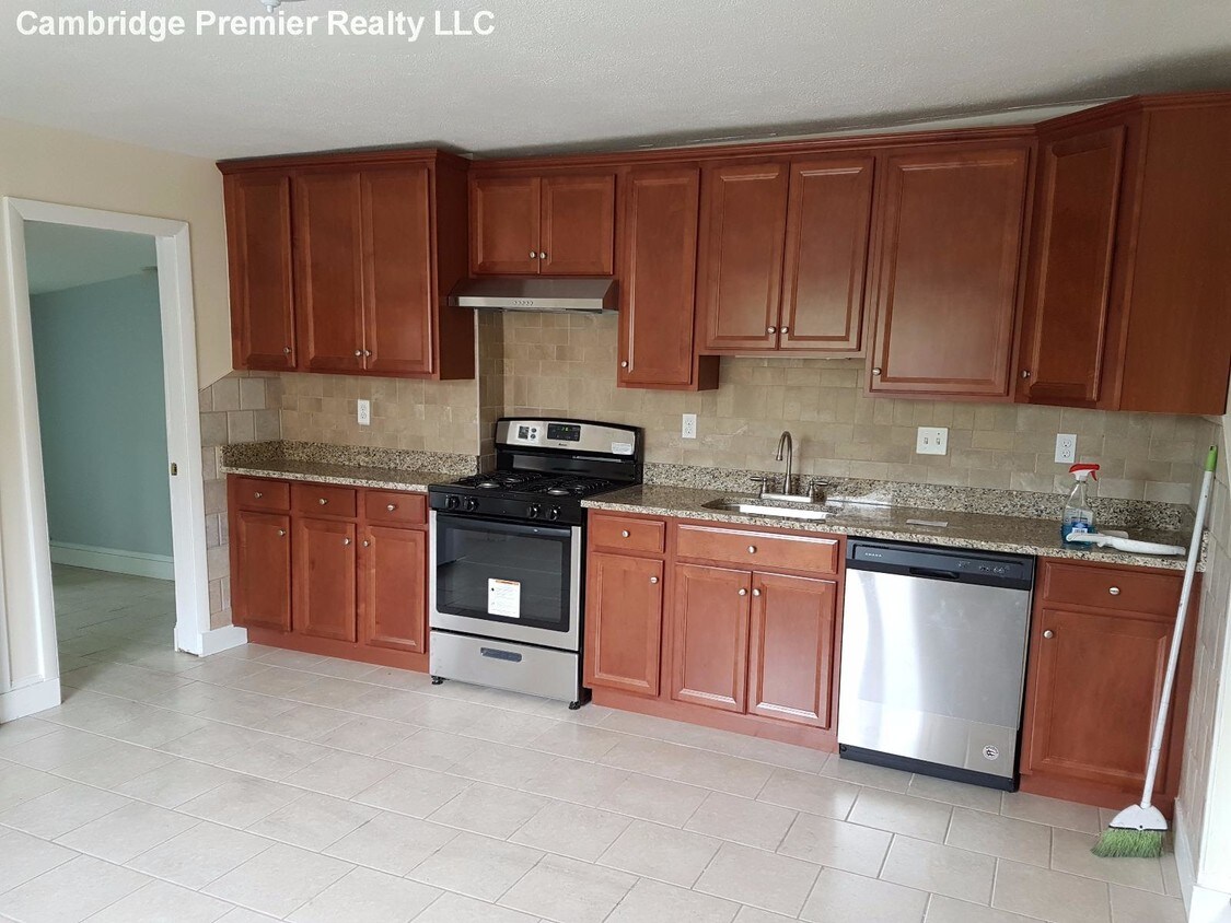 Foto principal - 24 Highland Ave