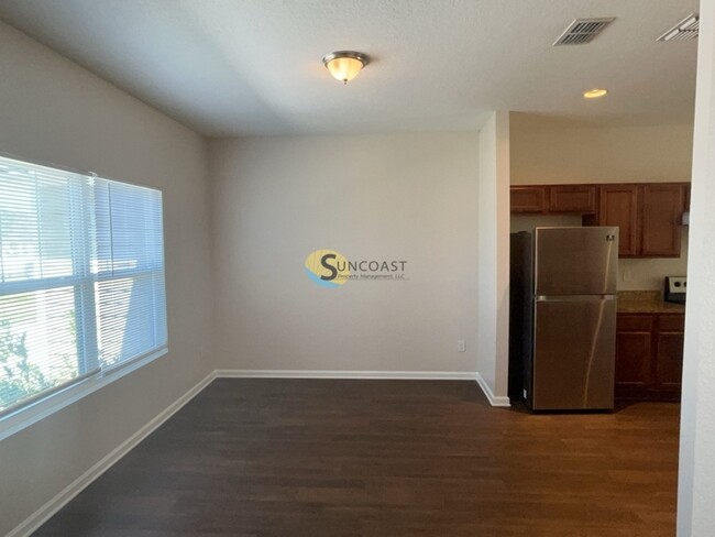 Building Photo - Spacious 4/2 in Pritchard Point