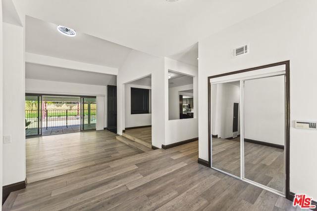 Foto del edificio - 9724 Bothwell Rd