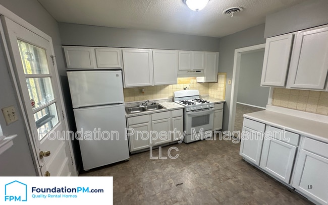 Building Photo - 3242 Forest Brook Dr