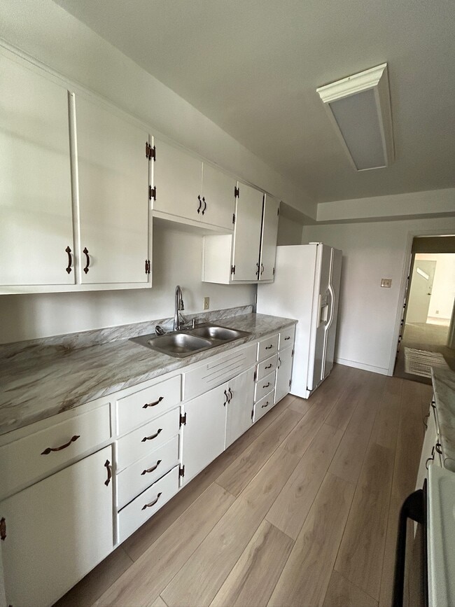 Foto del edificio - 219 E 7th St
