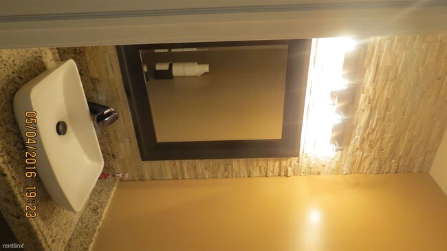 Foto del edificio - 28923 Cullen Dr