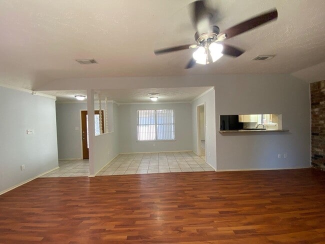 Building Photo - 6406 Brookgate Dr