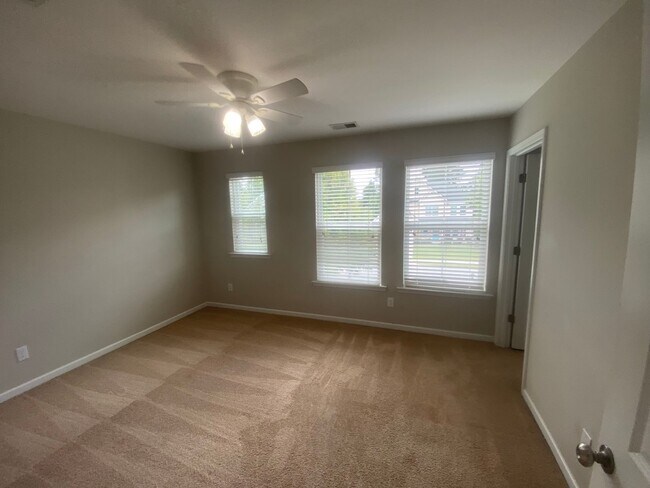 Foto del edificio - Move In Ready!!!!