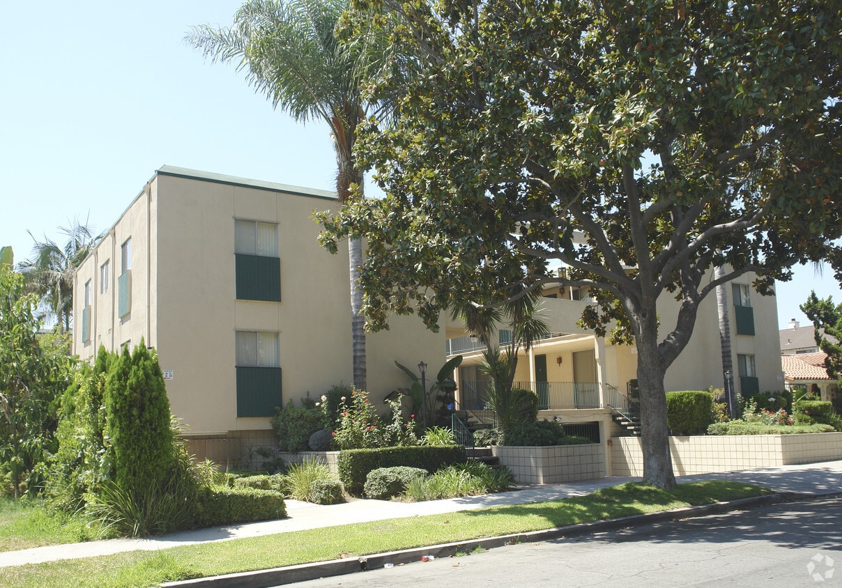 Primary Photo - 23-25 N El Molino St