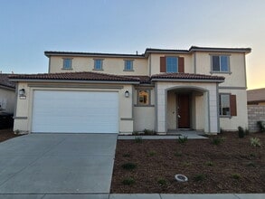 Building Photo - 5197 Amaryllis St