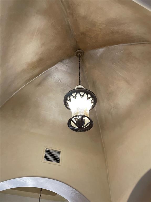 Foto del edificio - 8600 Bluegrass Dr