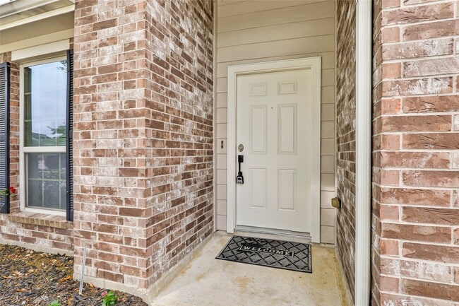 Building Photo - 21915 Saragosa Pond Ln