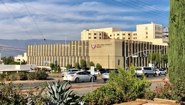 Foto del edificio - Spacious Home in Blue Zone Loma Linda!