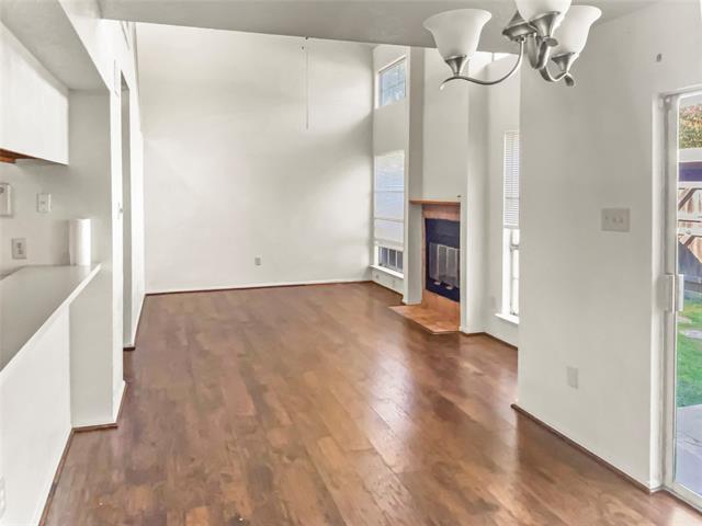 Foto del edificio - 12812 Woodbend Ct