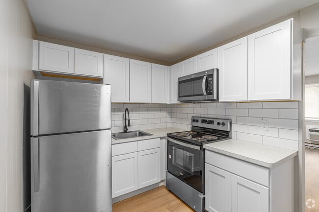 1 habitación, 1 baño - 625 pies cuadrados - Cocina - Cornell Manor Apartments