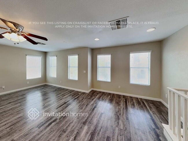 Building Photo - 1275 Sand Castle Ave