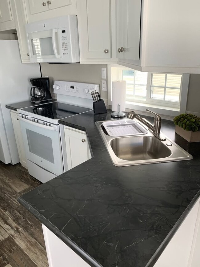 Photo - 2580 NE Indian River Dr Apartment