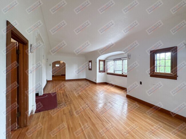 Foto del edificio - 3 bedroom, 2 bath single-family home